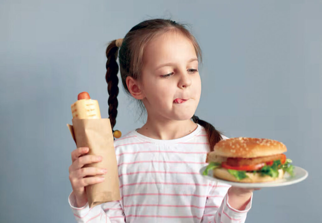 Hot-dog ou hamburger : le meilleur choix santé pour l’été 2025